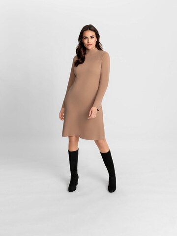 heine Strickkleid in Beige: predná strana