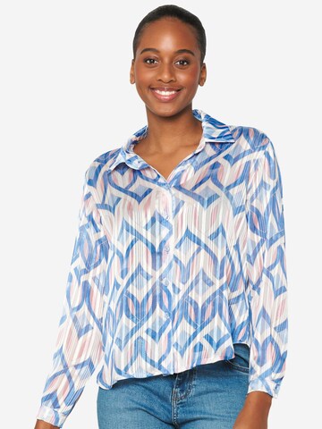 LolaLiza Blouse in Blue: front