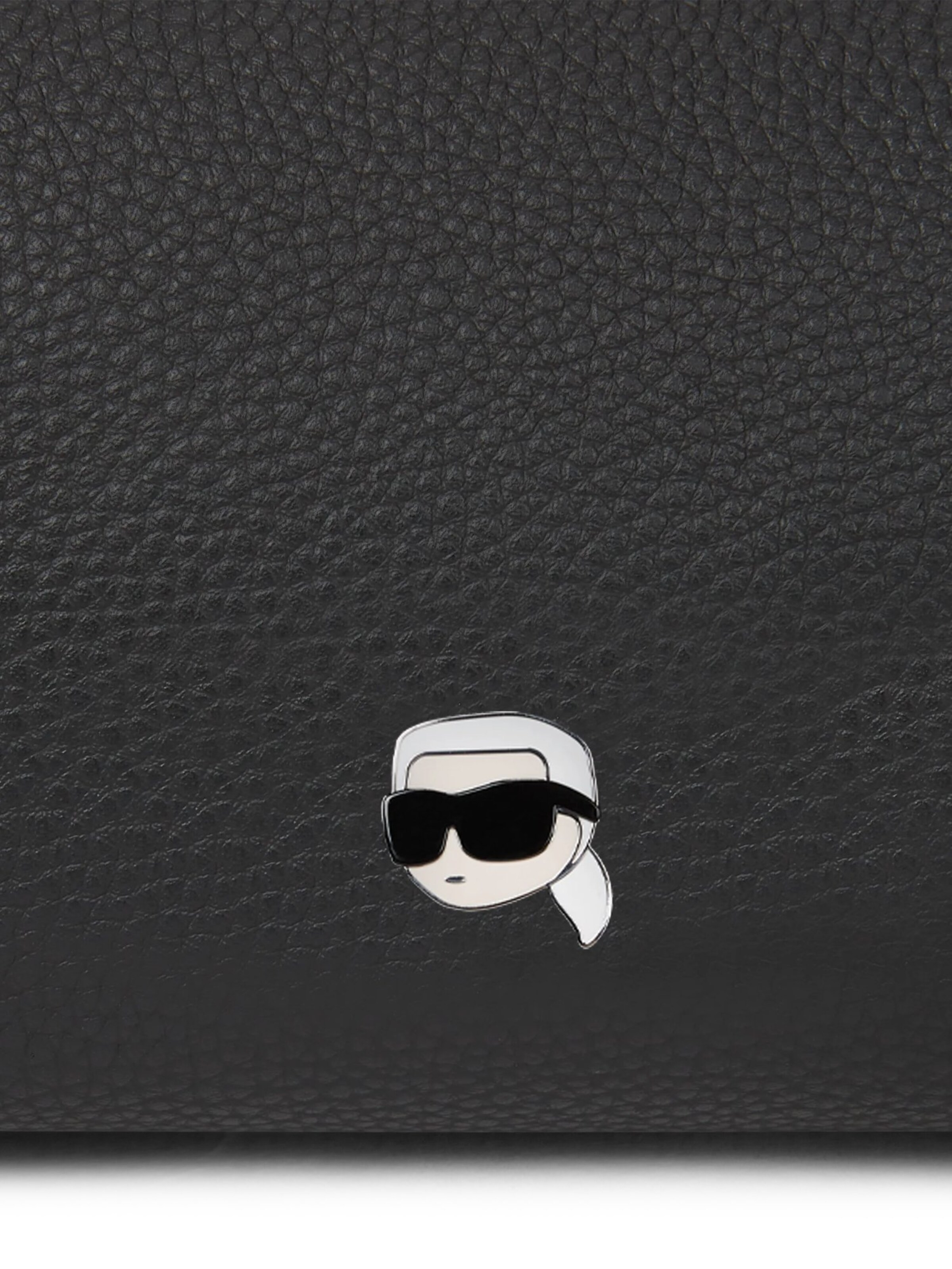 Karl Lagerfeld Чанта за козметика 'Ikon Pebble' в черно