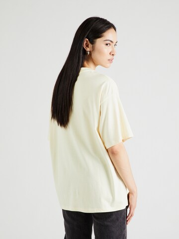 LEVI'S ® - Camiseta 'Graphic Short Stack Tee' en amarillo
