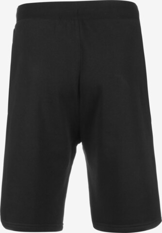 NEW ERA Regular Shorts 'New York' in Schwarz