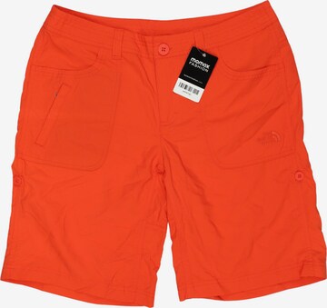 THE NORTH FACE Shorts in L in Red: front