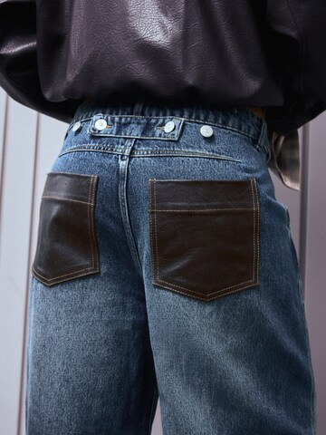 Bershka Wide leg Jeans in Blue: back