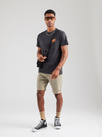 RIP CURL Koszulka 'KEEP ON TRUCKING' w kolorze szary