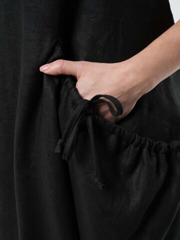 Robe d’été Metamorphoza en noir