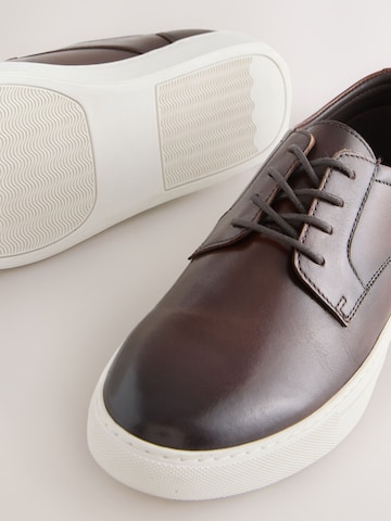 Next Sneaker in Braun