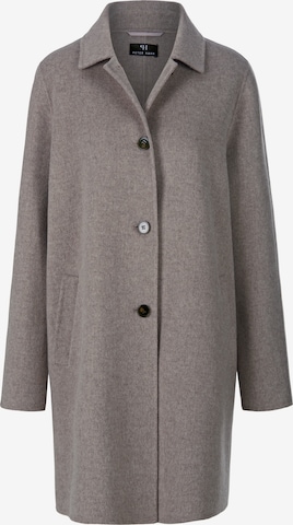 Peter Hahn Between-Season Jacket in Grey: front