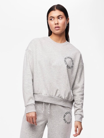 PIECES Sweatshirt 'JYLLO' in Grey: front