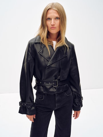 ABOUT YOU x Toni Garrn - Chaqueta de entretiempo 'Leyla' en negro: frente