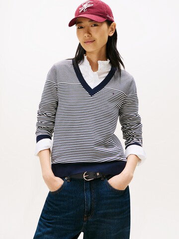 TOMMY HILFIGER Свитер в Синий: спереди