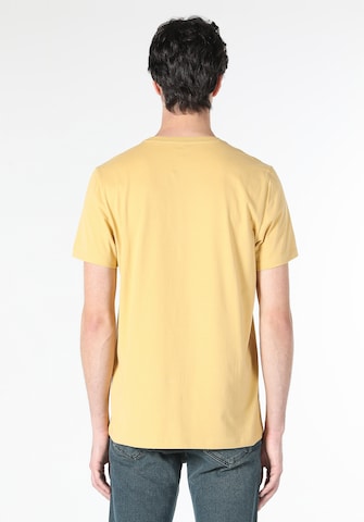 Colin's Shirt in Geel