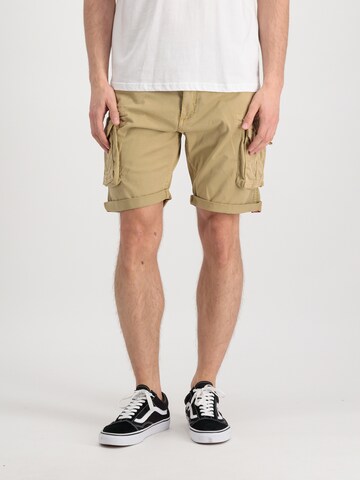 ALPHA INDUSTRIES Regular Cargobyxa 'Crew' i beige: framsida