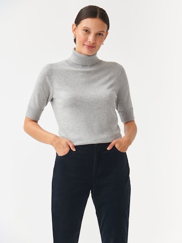 TATUUM Sweater in Grey: front