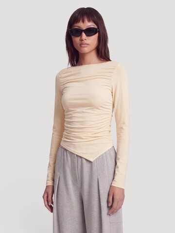 EDITED - Camisa 'Rahima' em amarelo: frente