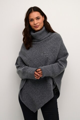 Cape 'Holiday' Cream en gris : devant