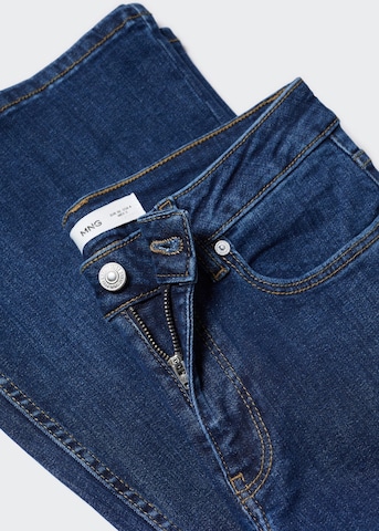 MANGO Flared Jeans i blå