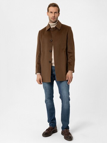Moxx Paris Between-seasons coat 'Pedro' in Beige