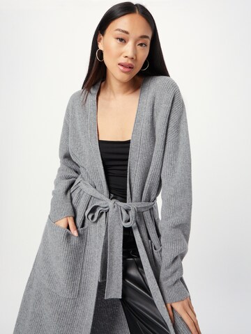 Stefanel Strickjacke in Grau