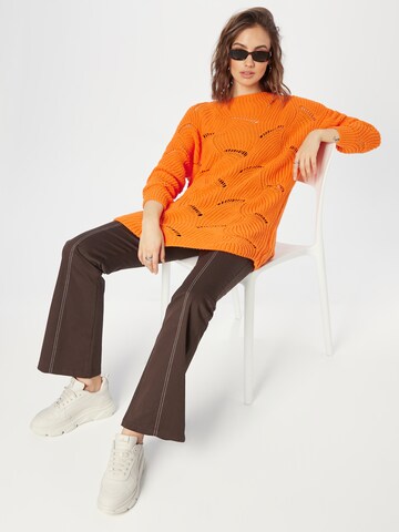 Trendyol Пуловер в оранжево