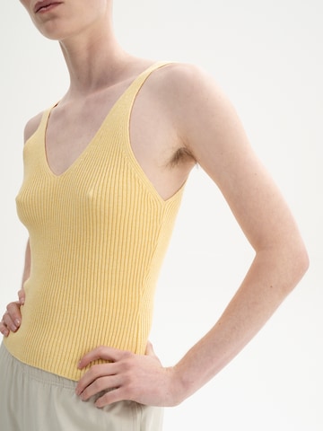 Tops en tricot 'RHADA' MELA en jaune