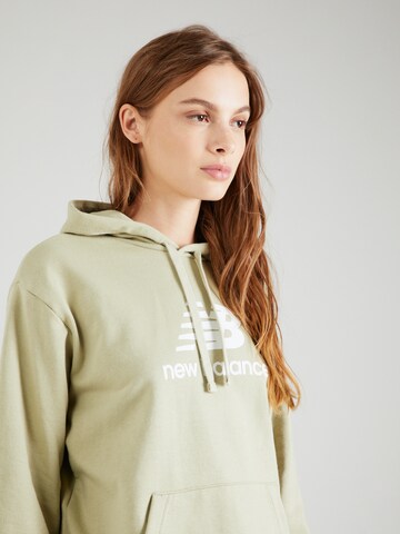 new balance Sweatshirt 'Essentials' in Grün