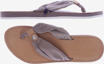 TOMMY HILFIGER Sandalen 39 in Beige: predná strana