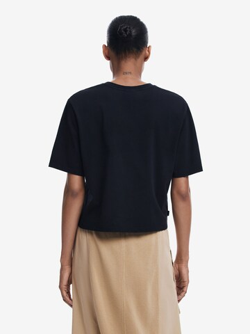 Desigual - Camiseta en negro