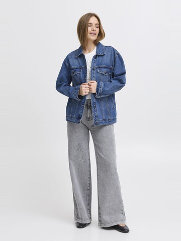 PULZ Jeans - Chaqueta de entretiempo ' PZALORA Denim Jacket ' en azul