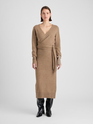 Guido Maria Kretschmer Women Stickad klänning 'Deborah' i beige: framsida
