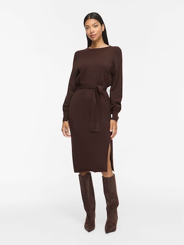 Robes en maille 'VIRICKY' VILA en marron : devant