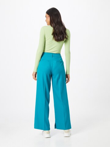 Wide leg Pantaloni con piega frontale 'Deeply' di Y.A.S in blu