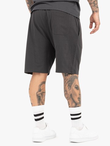 Tapout Regular Trousers in Grey
