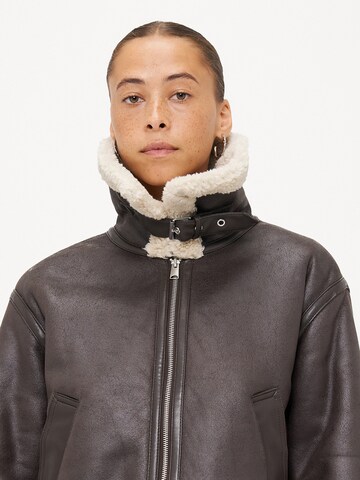 Vero Moda Petite Between-season jacket 'VMVIRGINIA' in Brown