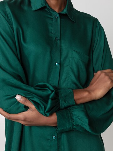 Indiska Bluse 'CHLOE SATIN' i grønn