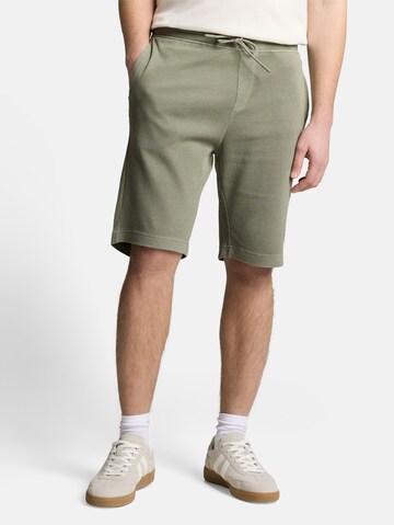 TOM TAILOR Regular Shorts in Grün: Vorderseite