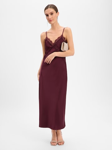 Marie Lund Cocktailjurk in Lila: voorkant