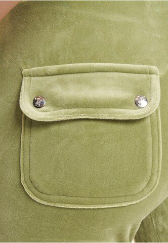 Juicy Couture Regular Trousers in Green