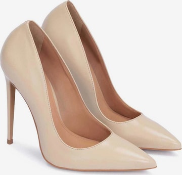 Kazar Pumps in Beige