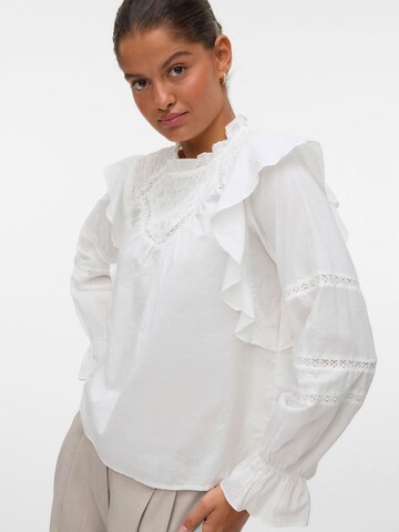 VERO MODA Blouse 'VMAdina' in White: front