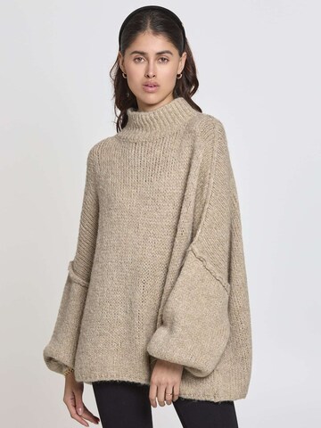 Lilavie Strickpullover ' Maraa ' in Braun: Vorderseite