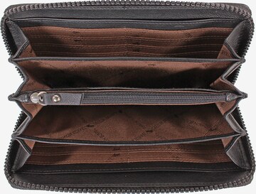 Braun Büffel Wallet 'Capri L' in Black