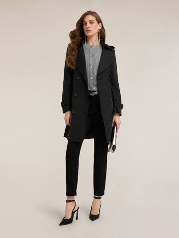 Cappotto invernale di MOTIVI in nero