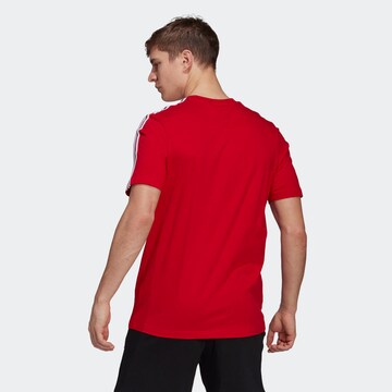 ADIDAS SPORTSWEAR Λειτουργικό μπλουζάκι 'Essentials 3-Stripes' σε κόκκινο