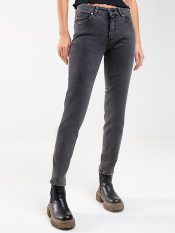 BIG STAR Slimfit Jeans 'Maggie' in Zwart: voorkant