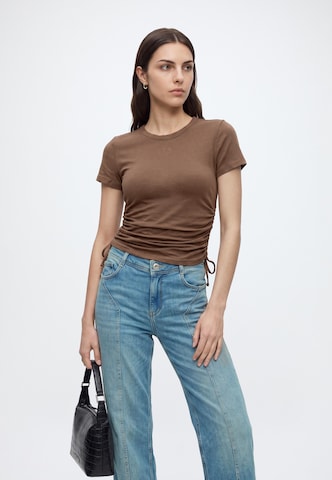 Tricou de la GAP pe maro