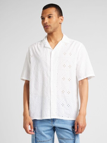 Fit confort Chemise 'ARON' Only & Sons en blanc : devant