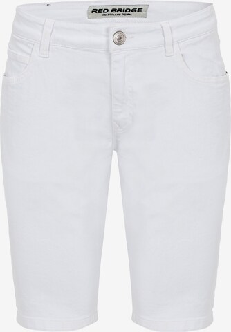 Redbridge Regular Chino Pants 'Rayleigh' in White: front