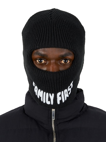 FAMILY 1ST FAMILY 4EVER Balaclava 'Big Smile' in Schwarz: predná strana