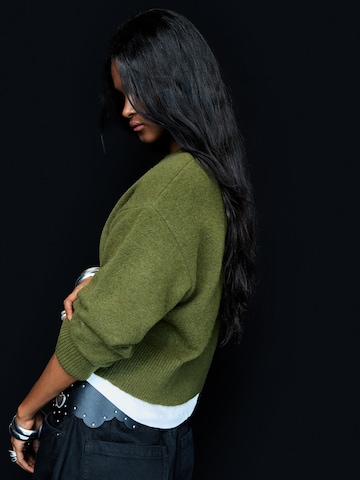 Bershka Sweater in Green