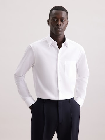 Coupe regular Chemise business SEIDENSTICKER en blanc